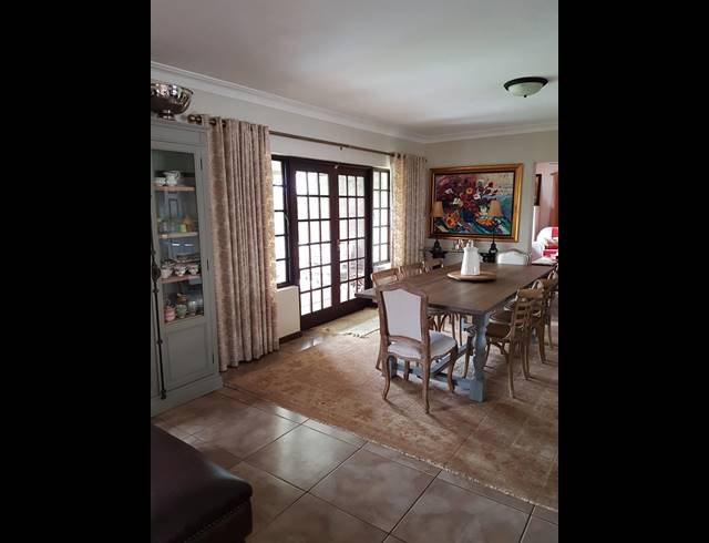 3 BEDROOM HOUSE RENTED IN CLIFTON HILL ESTATE